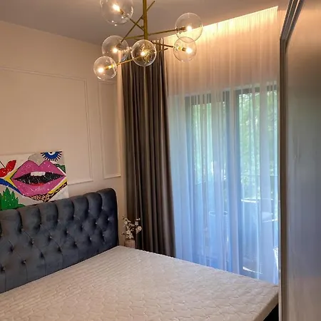 Prie Juros, Vanagupes Apartmentai