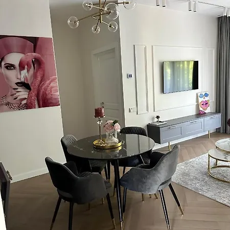 Prie Juros, Vanagupes Apartmentai *